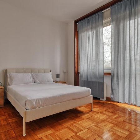 Joivy Chic 3-Bed Flat Near Colonne Di San Lorenzo Milano Dış mekan fotoğraf