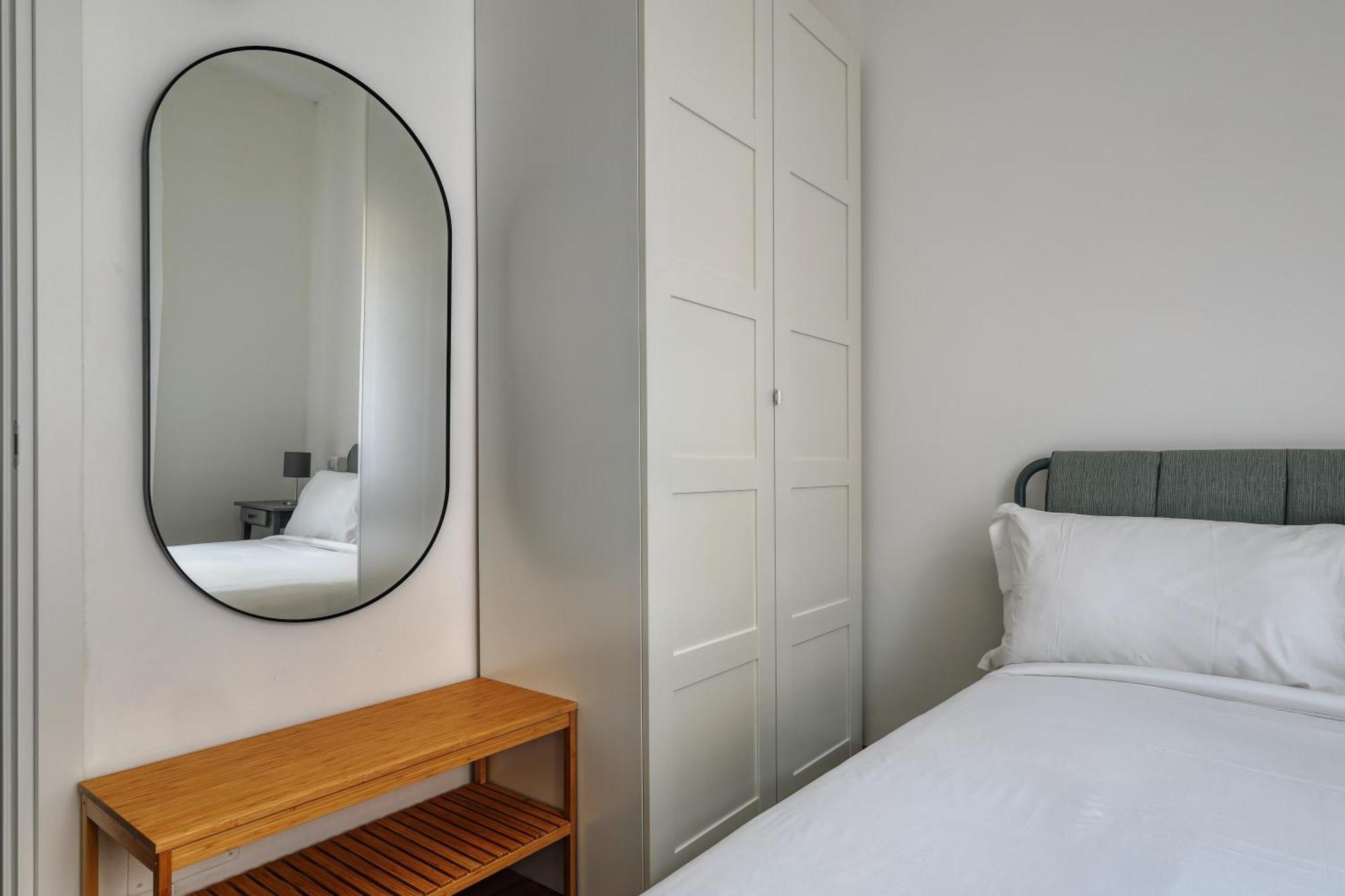 Joivy Chic 3-Bed Flat Near Colonne Di San Lorenzo Milano Dış mekan fotoğraf
