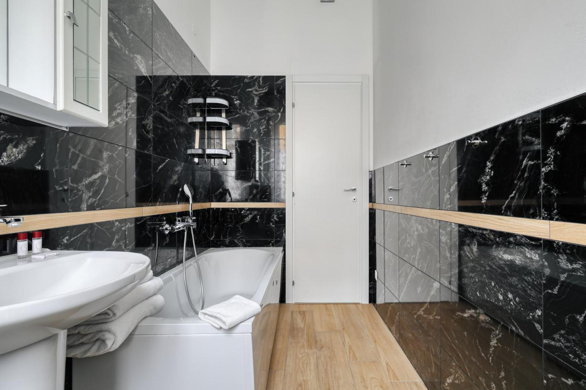 Joivy Chic 3-Bed Flat Near Colonne Di San Lorenzo Milano Dış mekan fotoğraf